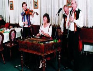 Serata folklorica